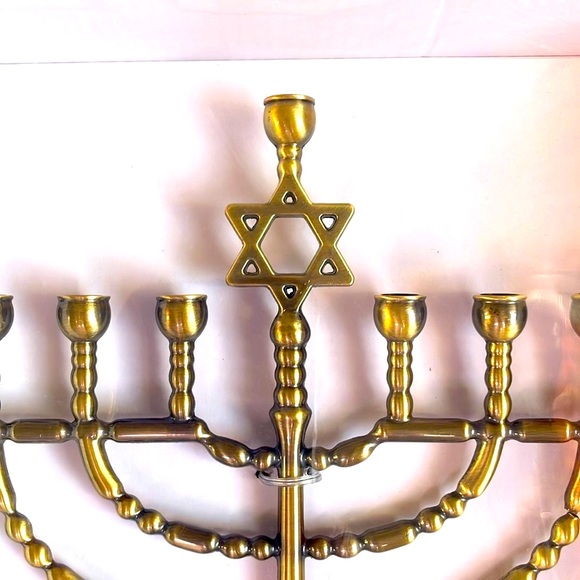 🕎Beautiful Metal Menorah 🕎 in gold tone ✨NEW IN BOX ✨ - Picture 3 of 13